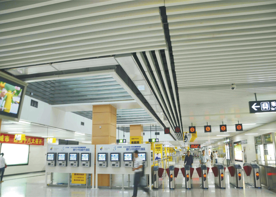 Kiến trúc trang trí bằng nhôm uốn cong Trần trần giả Dải treo trần cho sân bay