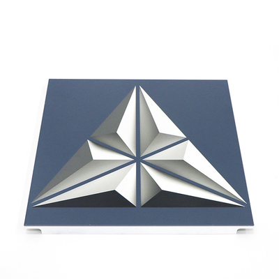 Gạch trần nghệ thuật hình tam giác 300mm * 300mm, khung nhôm mở in trần giả cho hội trường